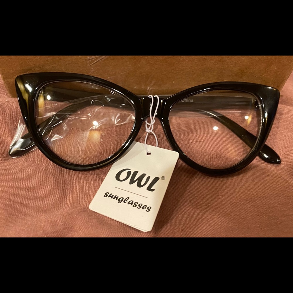 Black cat eyes glasses
